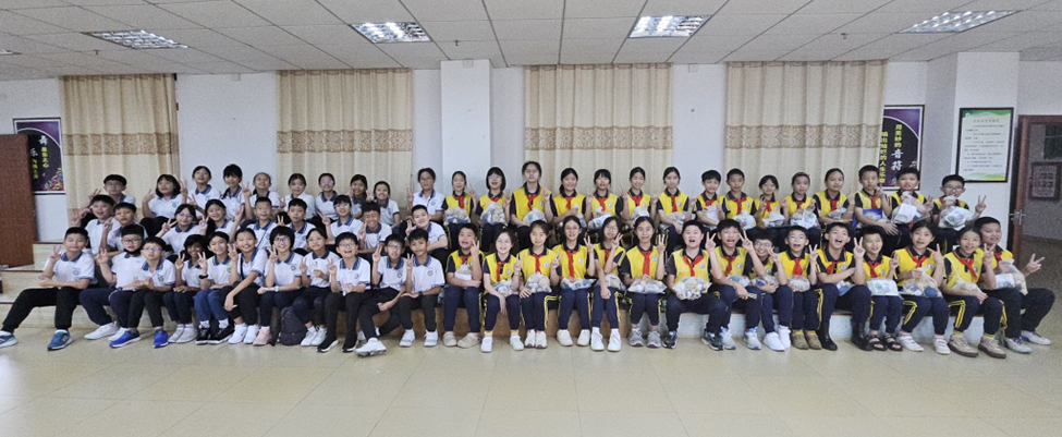 Group Photo with Dabu Experimental Primary School